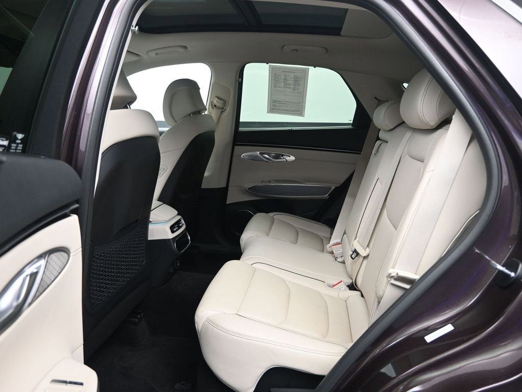 Used 2023 Genesis GV70 2.5T w/ Advanced Package image 27