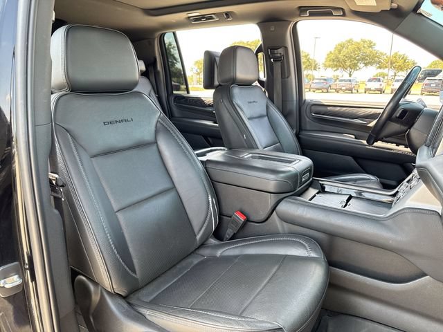 Used 2021 GMC Yukon XL Denali w/ Denali Premium Package RWD image 25