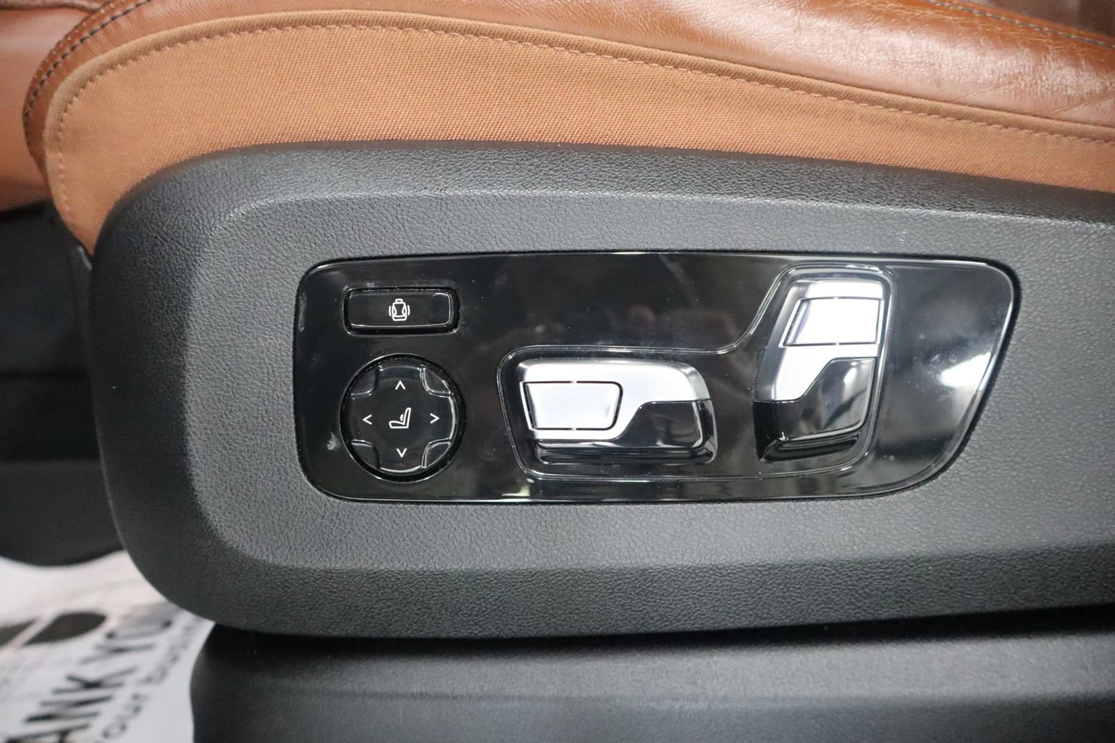 Used 2019 BMW X7 xDrive40i w/ Premium Package AWD/4WD image 16