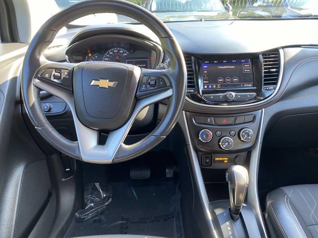 Used 2022 Chevrolet Trax LT w/ LT Convenience Package image 5