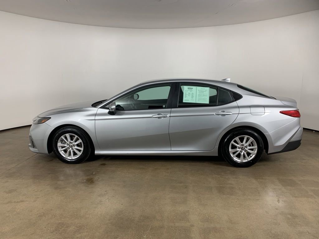 Used 2025 Toyota Camry LE image 16