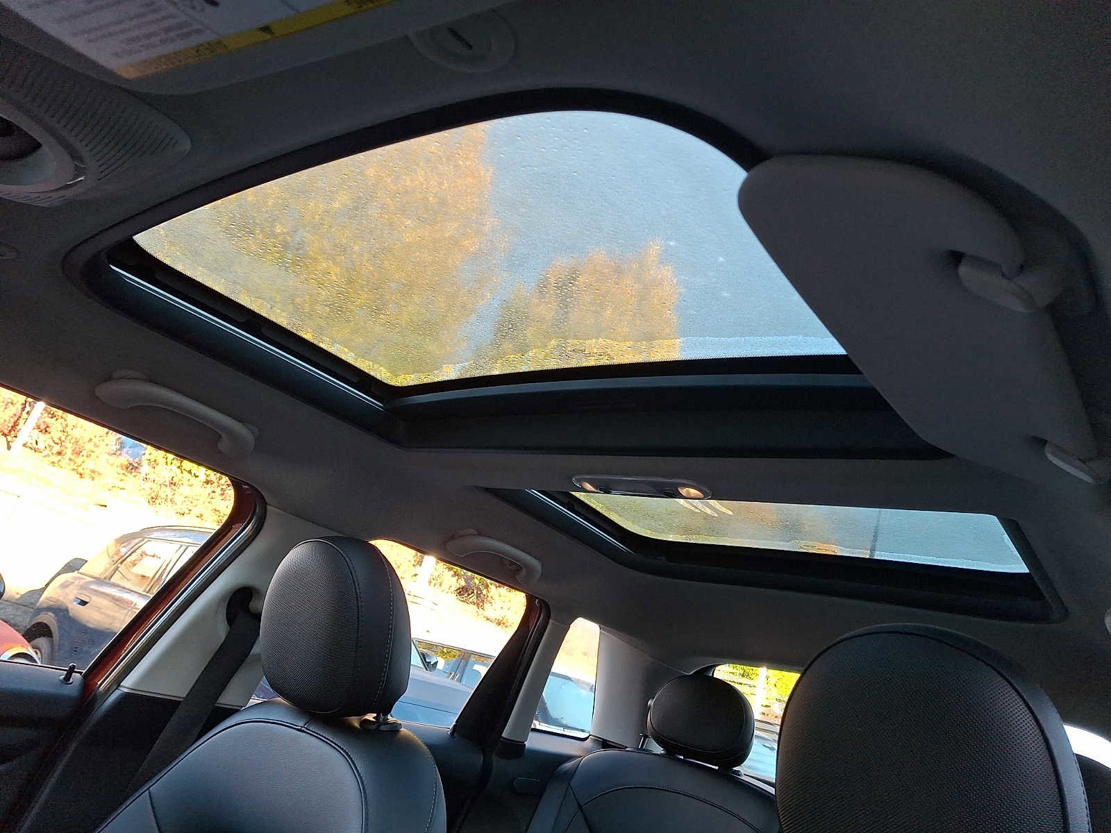 Used 2015 MINI Cooper 4-Door Hardtop image 14