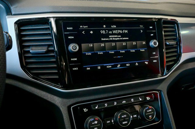 Used 2022 Volkswagen Atlas Cross Sport SEL Premium R-Line image 38