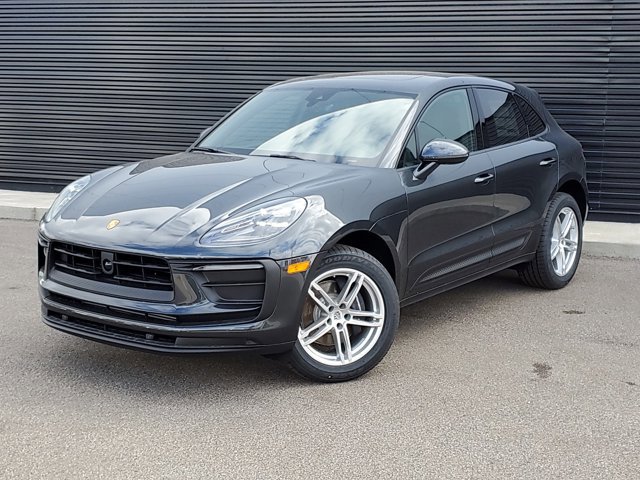 Used 2025 Porsche Macan image 1