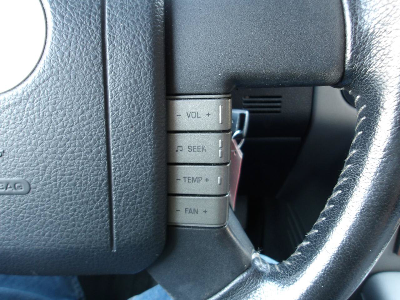 Used 2006 Lincoln Mark LT 4x4 image 17