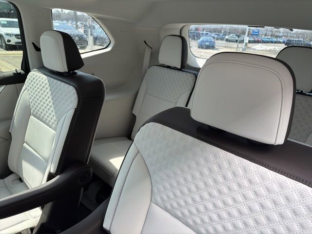 Used 2024 GMC Acadia Denali w/ Super Cruise Package image 10