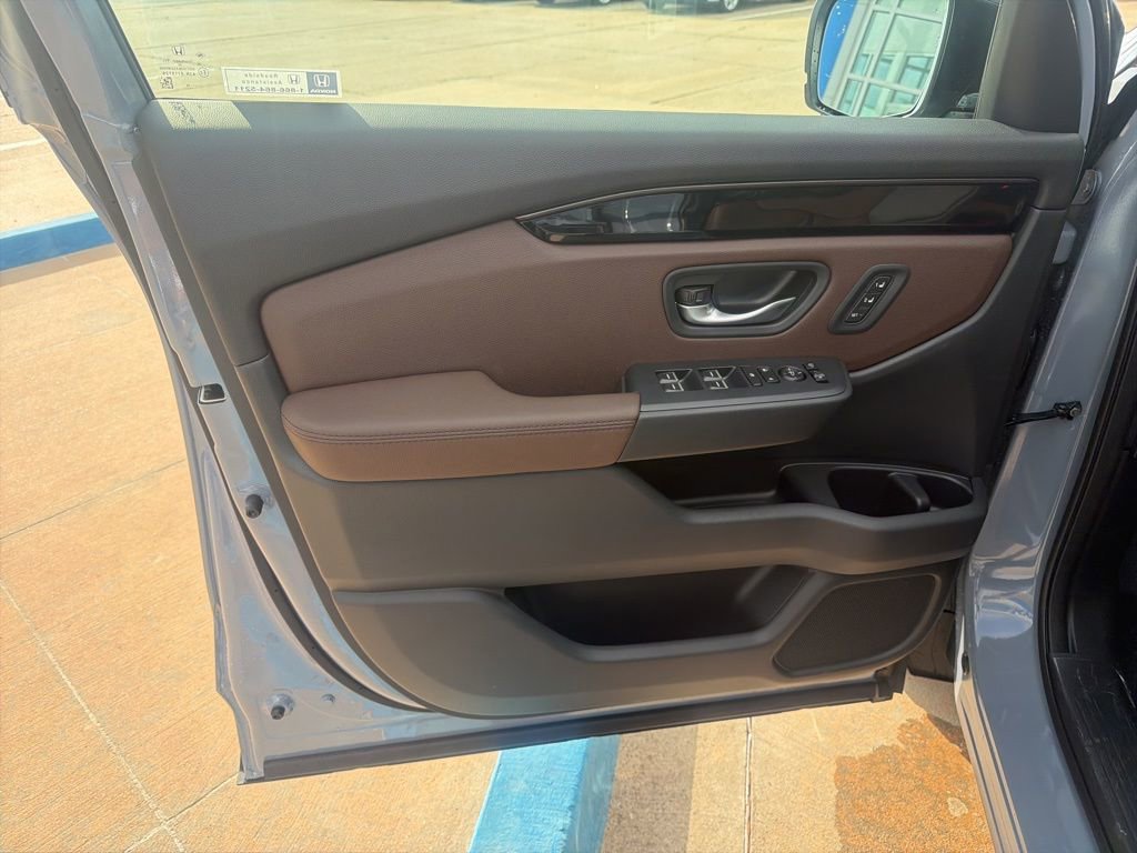 New 2026 Honda Pilot TrailSport image 6