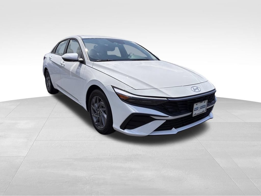 Used 2025 Hyundai Elantra Hybrid