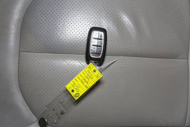 Used 2021 Chrysler Pacifica Touring-L image 43