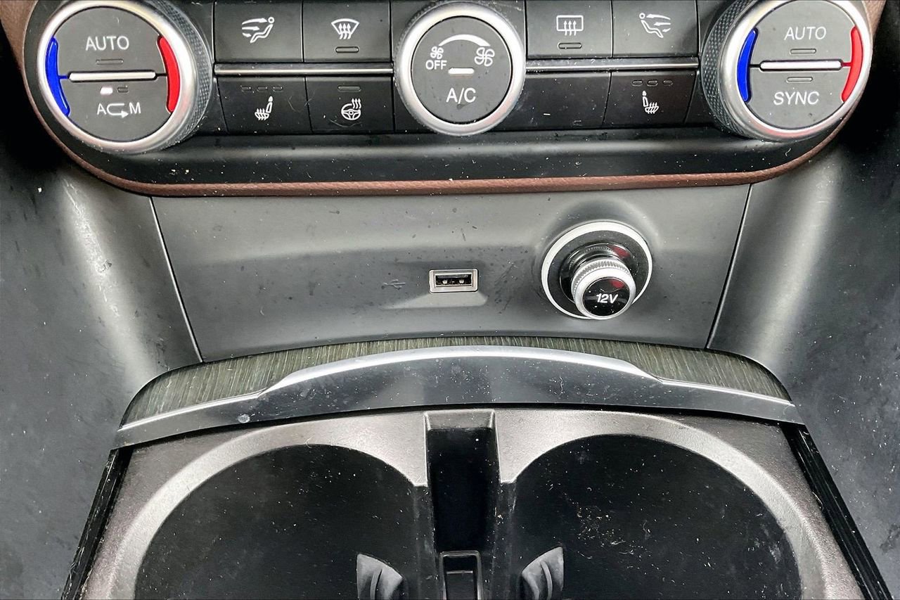 Used 2019 Alfa Romeo Stelvio Ti image 19