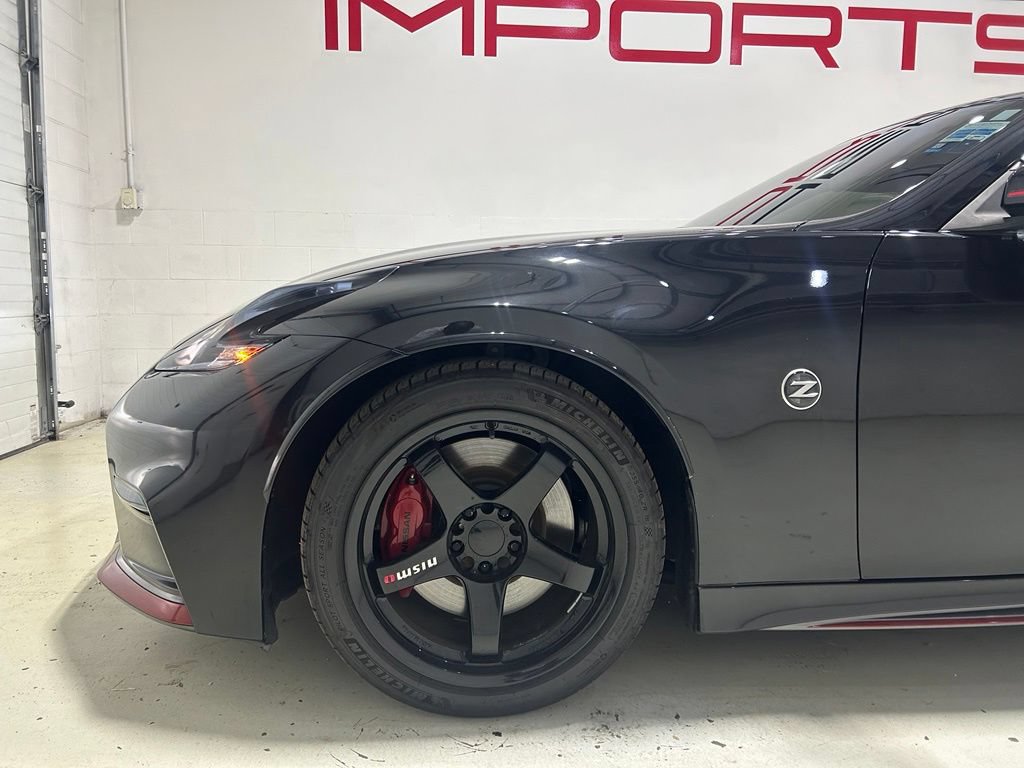 Used 2017 Nissan 370Z NISMO RWD image 3