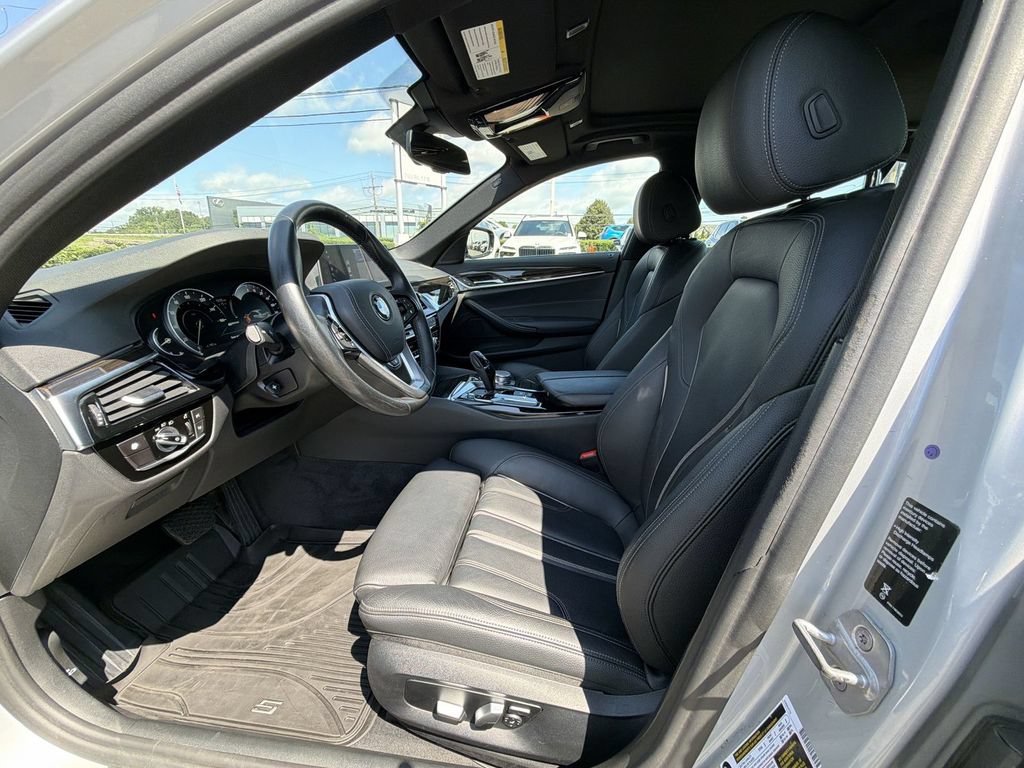 Used 2018 BMW 530e xDrive AWD/4WD image 10