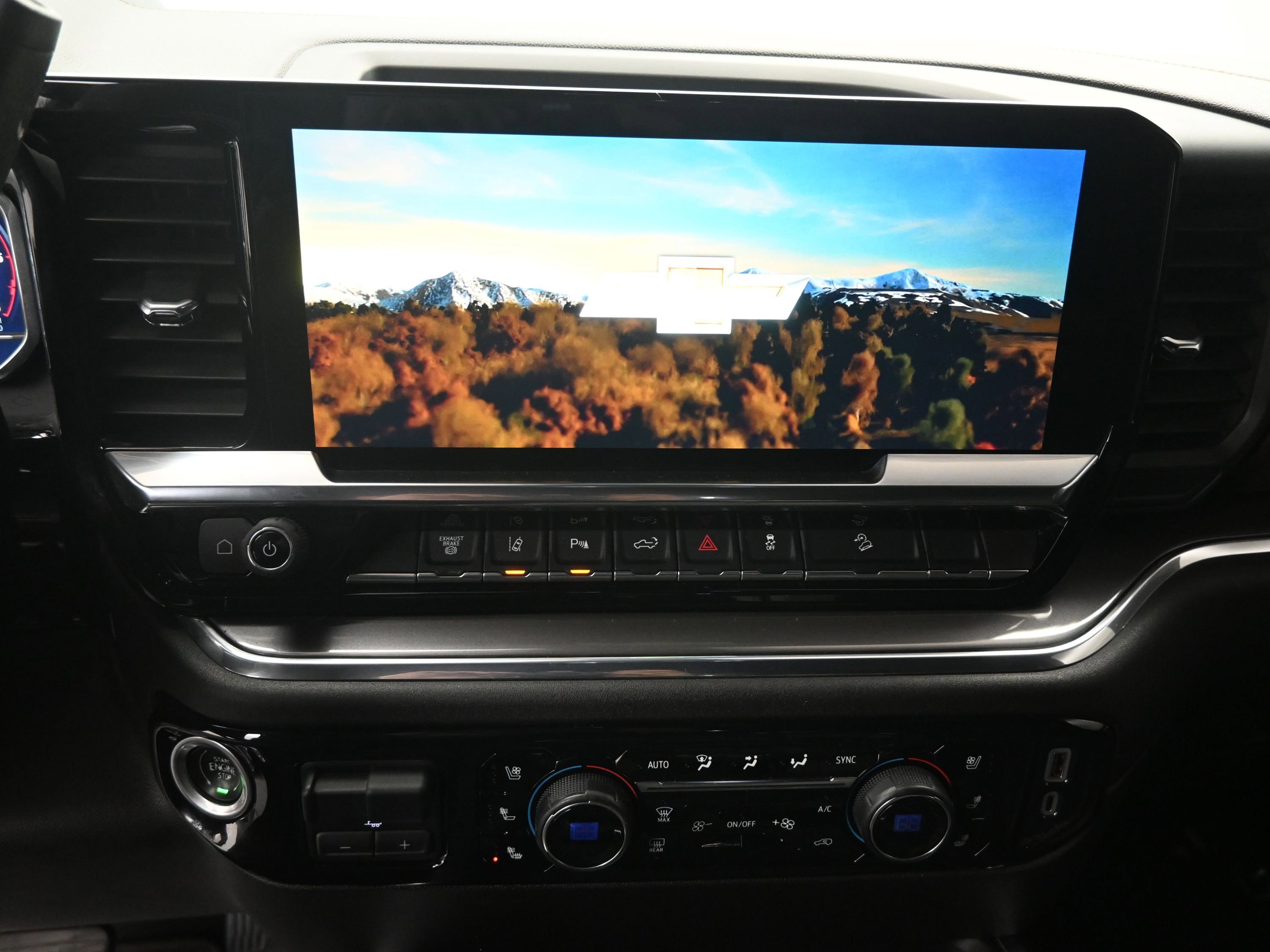 Used 2024 Chevrolet Silverado 2500 High Country w/ Technology Package image 15