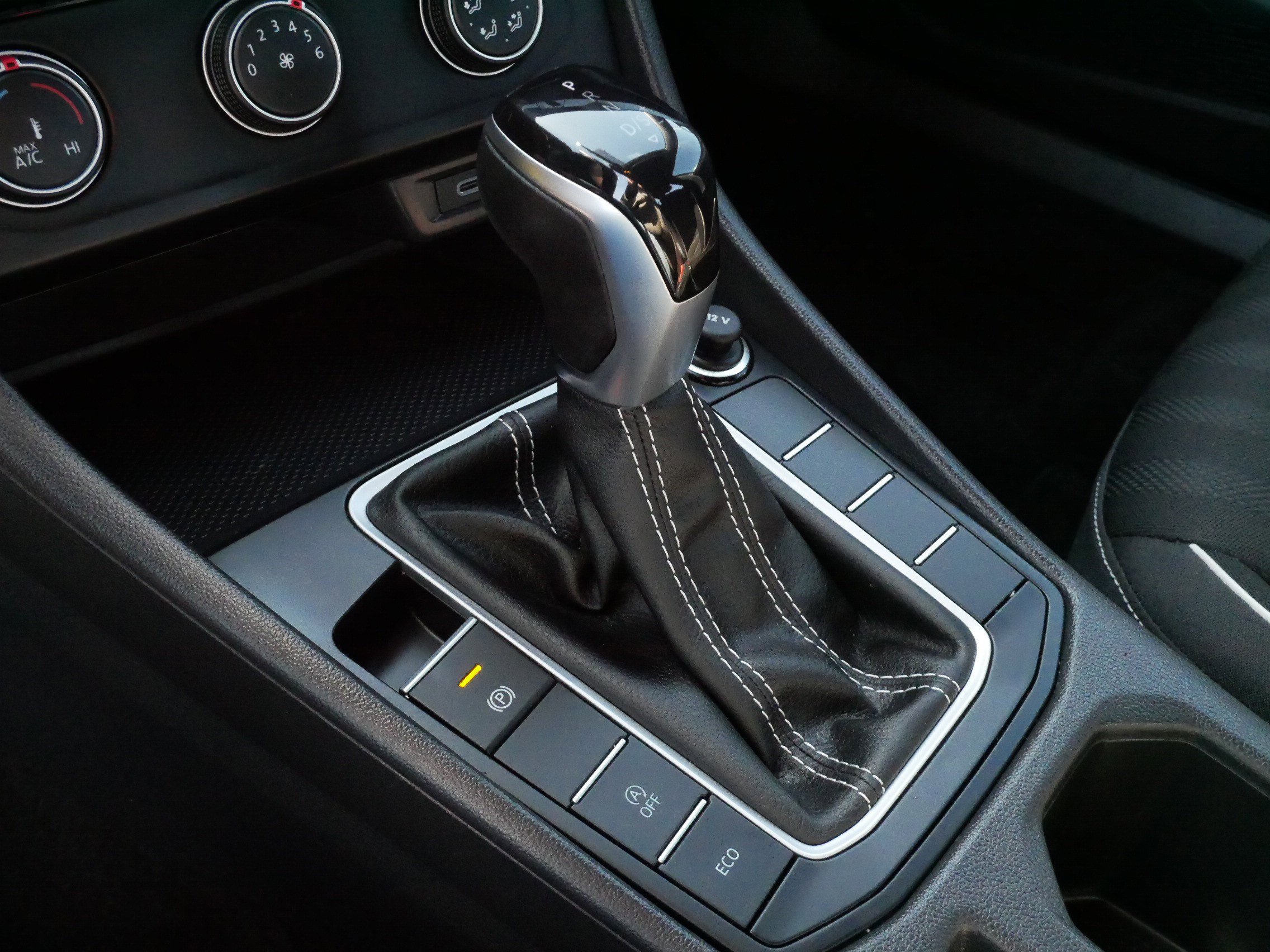 Certified 2024 Volkswagen Jetta Sport FWD image 24