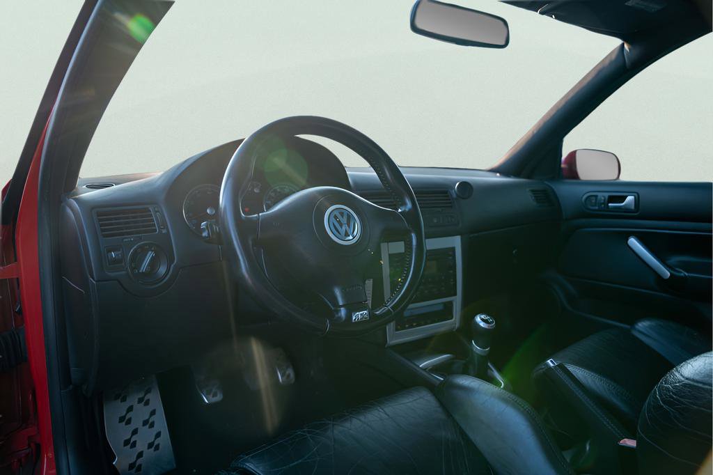 Used 2004 Volkswagen R32 image 24