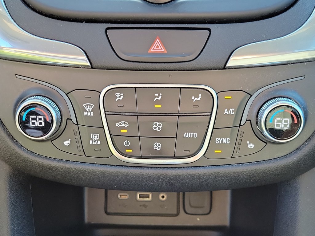 Used 2020 Chevrolet Equinox LT FWD image 28
