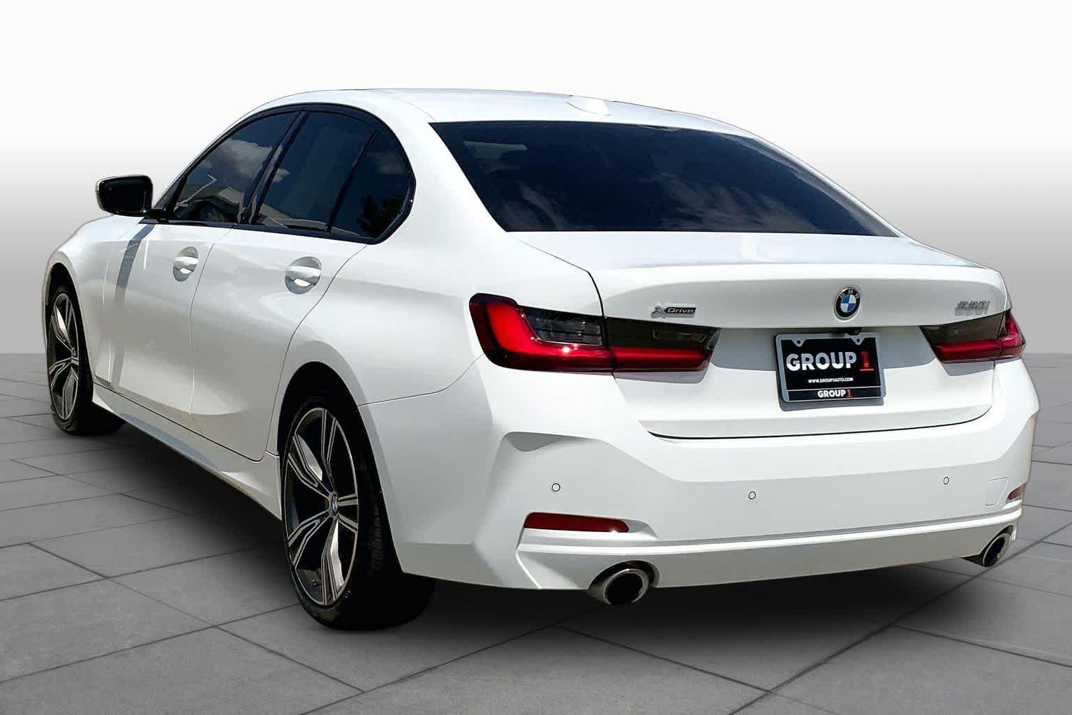Used 2023 BMW 330i xDrive Sedan w/ Premium Package AWD/4WD image 11