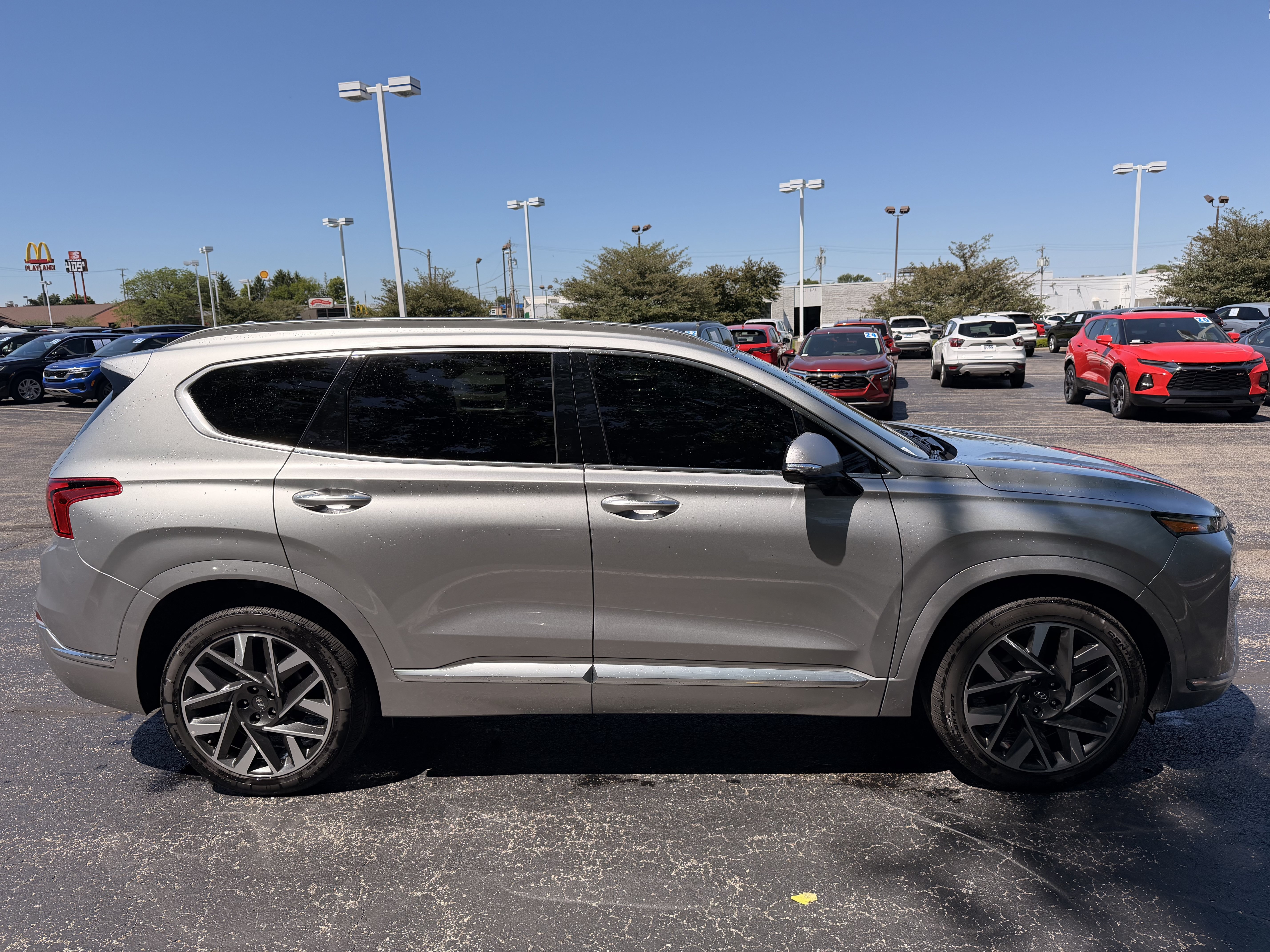 Used 2023 Hyundai Santa Fe Calligraphy FWD image 2