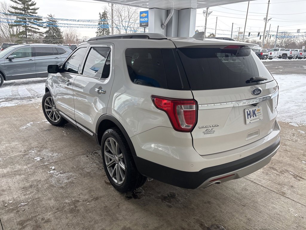 Used 2017 Ford Explorer Limited image 4
