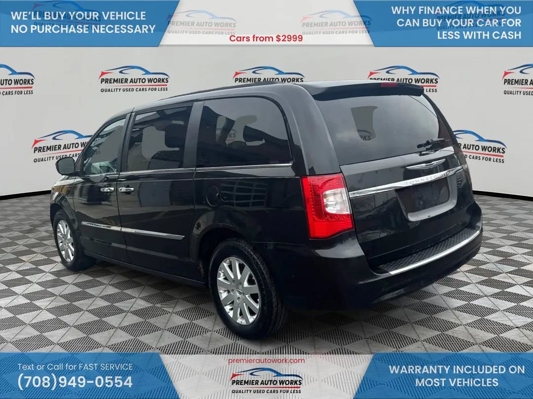 Used 2015 Chrysler Town & Country Touring w/ Driver Convenience Group image 7