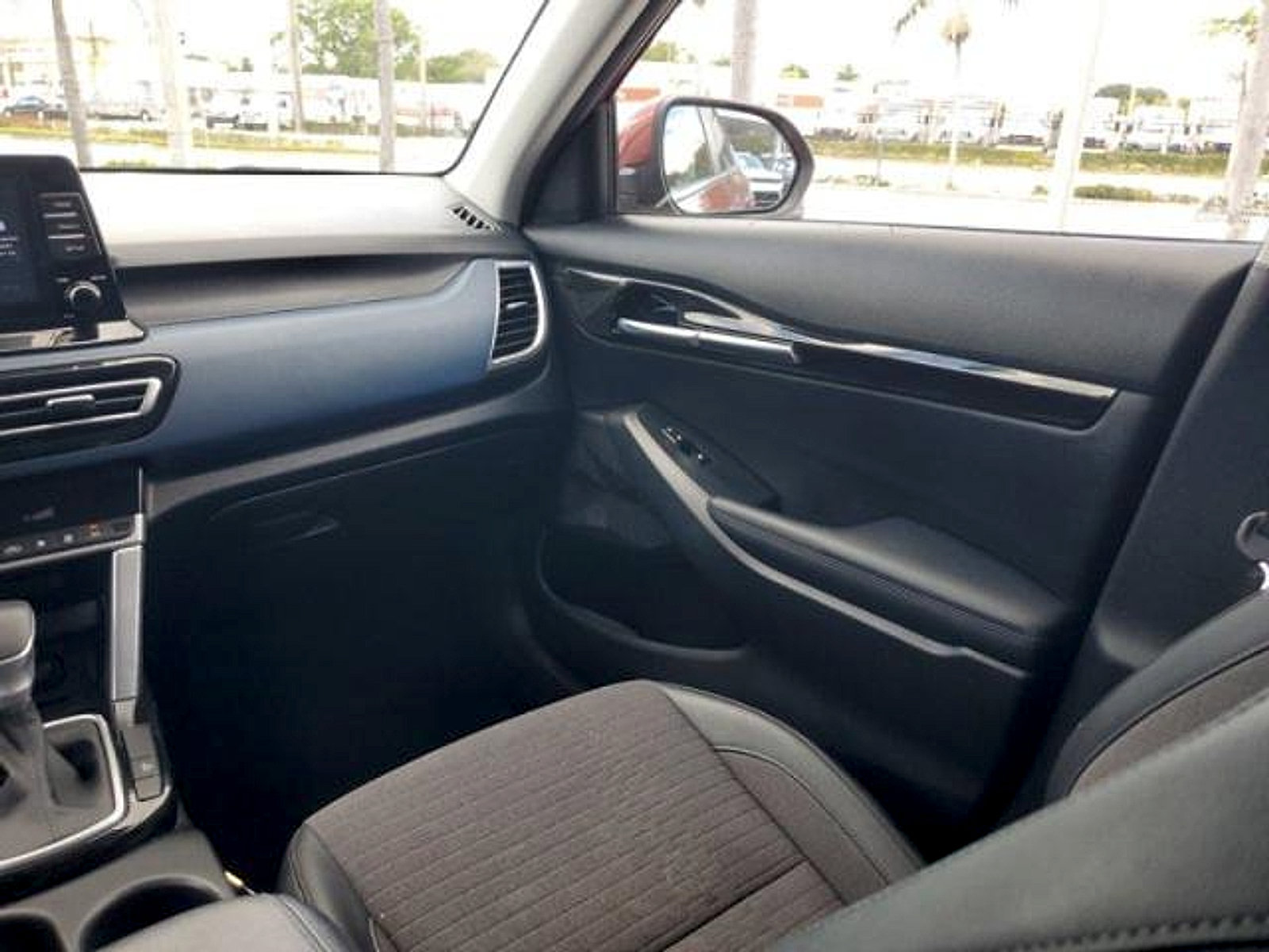 Used 2023 Kia Seltos S FWD image 14