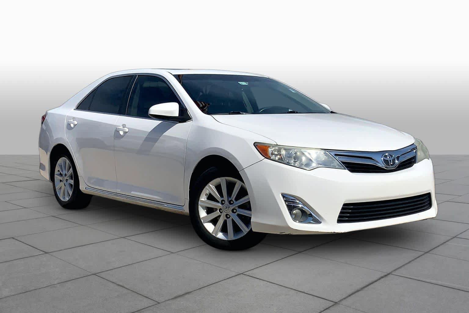Used 2014 Toyota Camry XLE FWD image 3