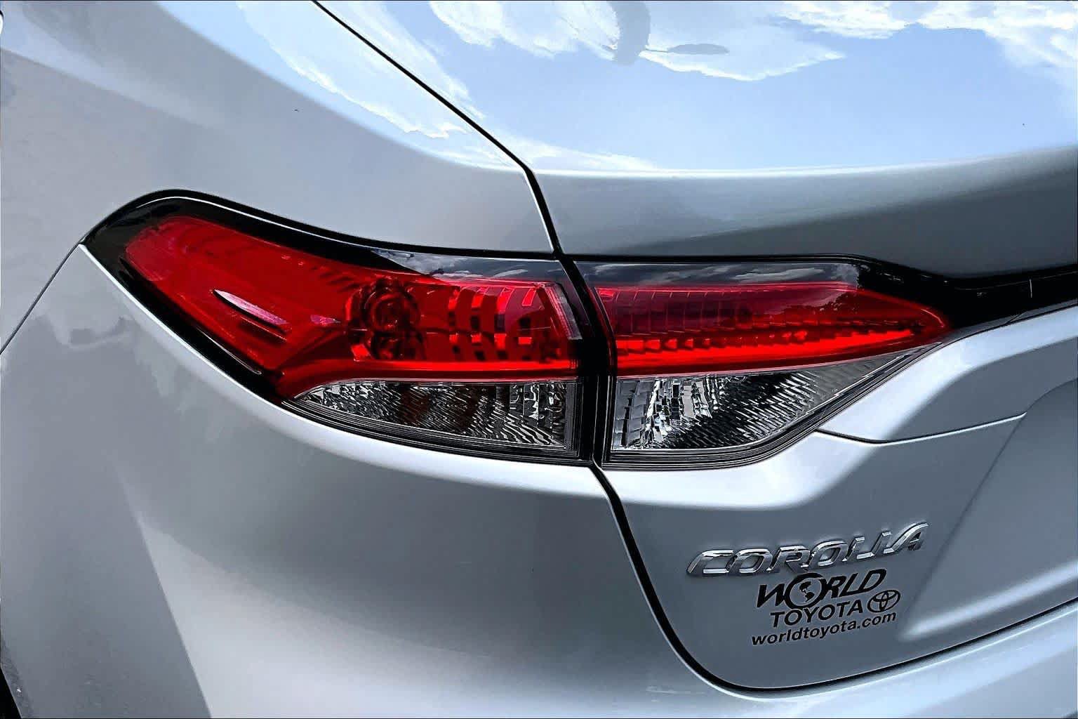 Certified 2025 Toyota Corolla LE FWD image 29