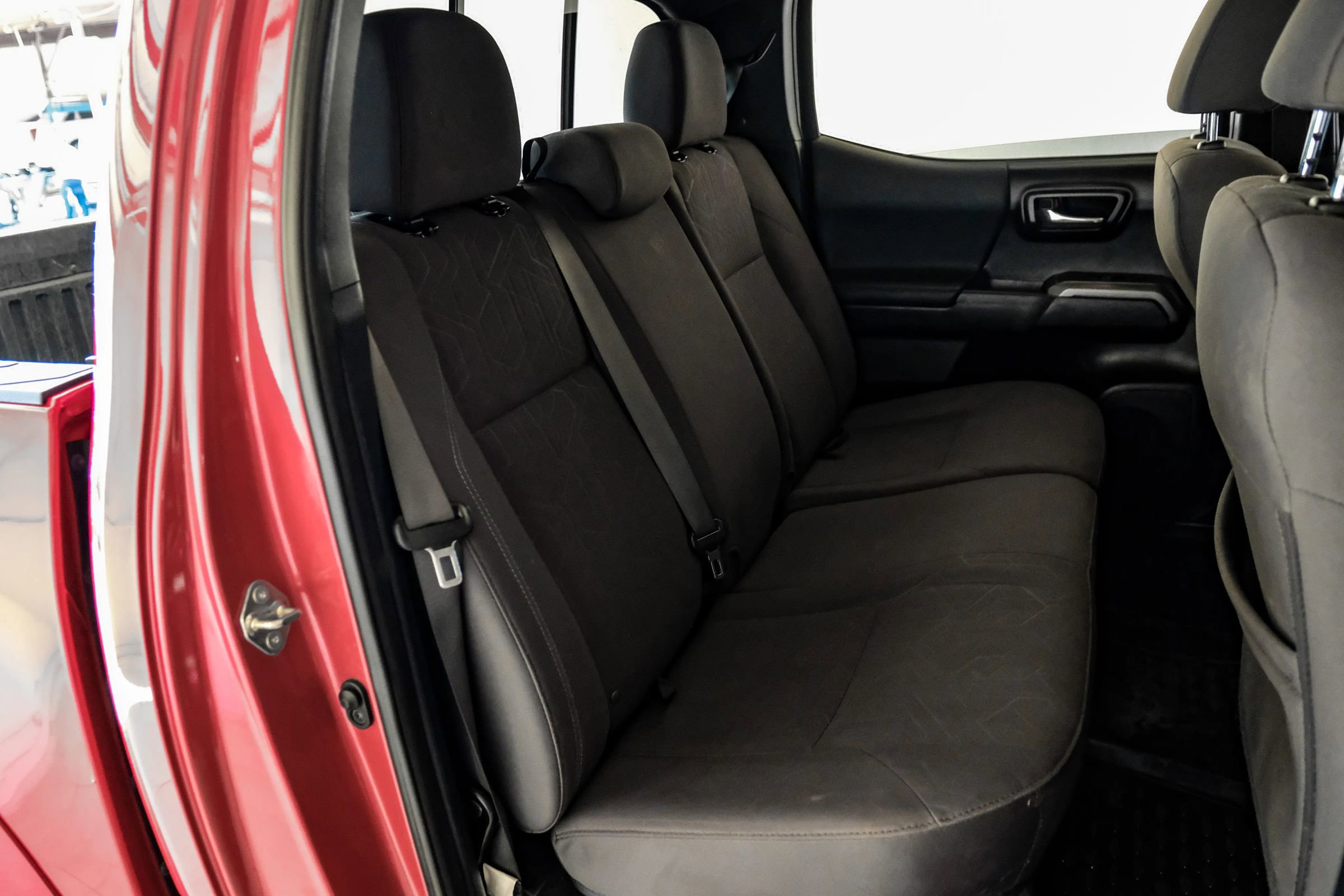 Used 2018 Toyota Tacoma TRD Sport w/ Technology Package RWD image 31