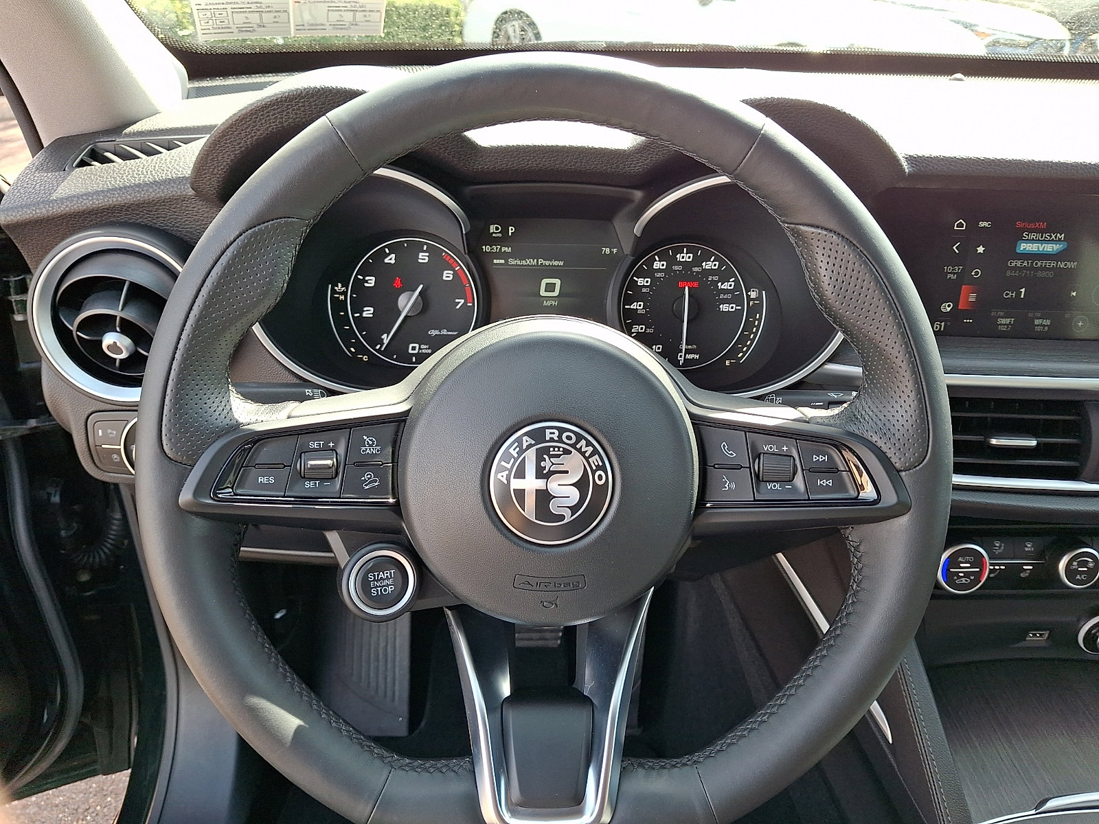 Used 2020 Alfa Romeo Stelvio Ti w/ Active Blind Spot Package AWD/4WD image 18