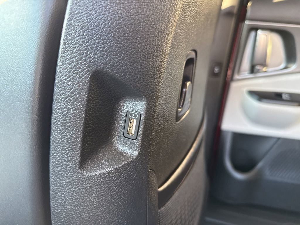 Used 2024 Kia Carnival LX image 16