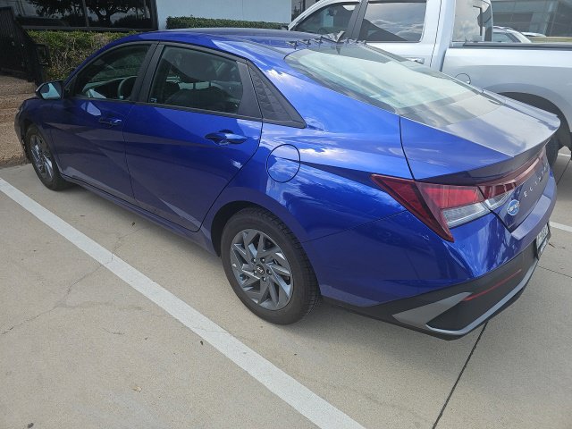 Certified 2024 Hyundai Elantra SEL FWD image 3