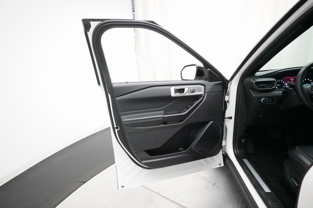 Used 2020 Ford Explorer Limited w/ Class III Trailer Tow Package image 28