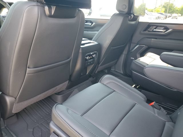 Used 2026 GMC Yukon Denali w/ Denali Reserve Package AWD/4WD image 23