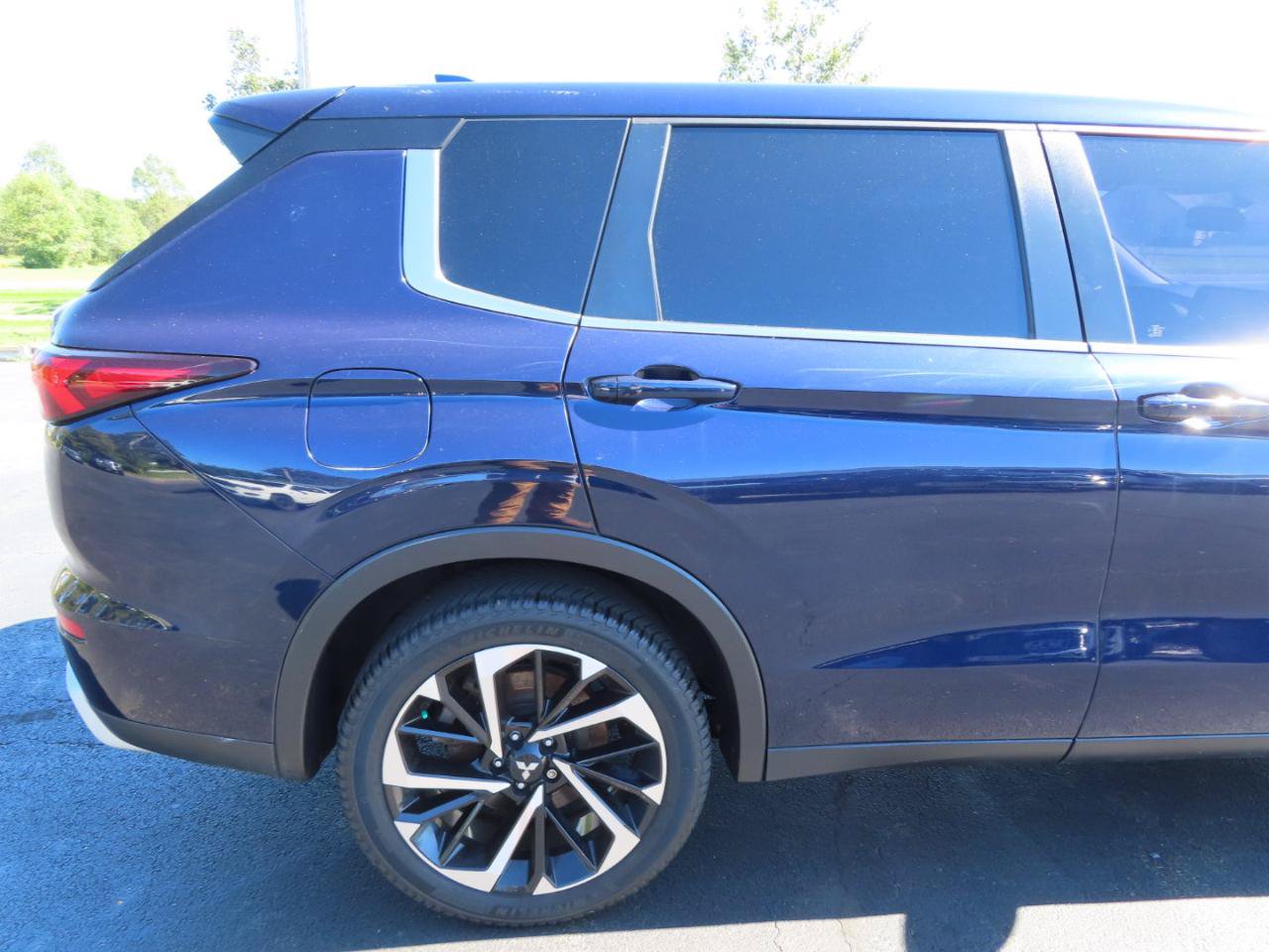 Used 2022 Mitsubishi Outlander SE AWD/4WD image 15