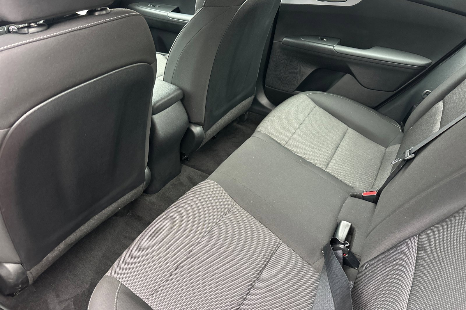 Used 2024 Kia Forte LXS image 9