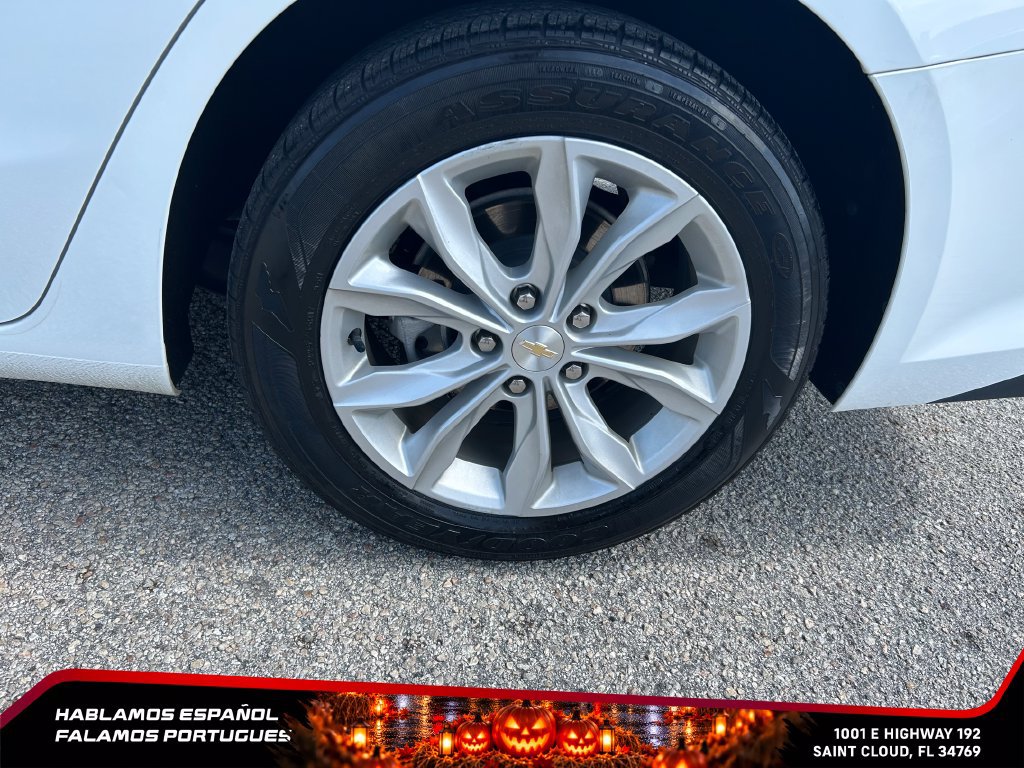Used 2025 Chevrolet Malibu LT FWD image 9