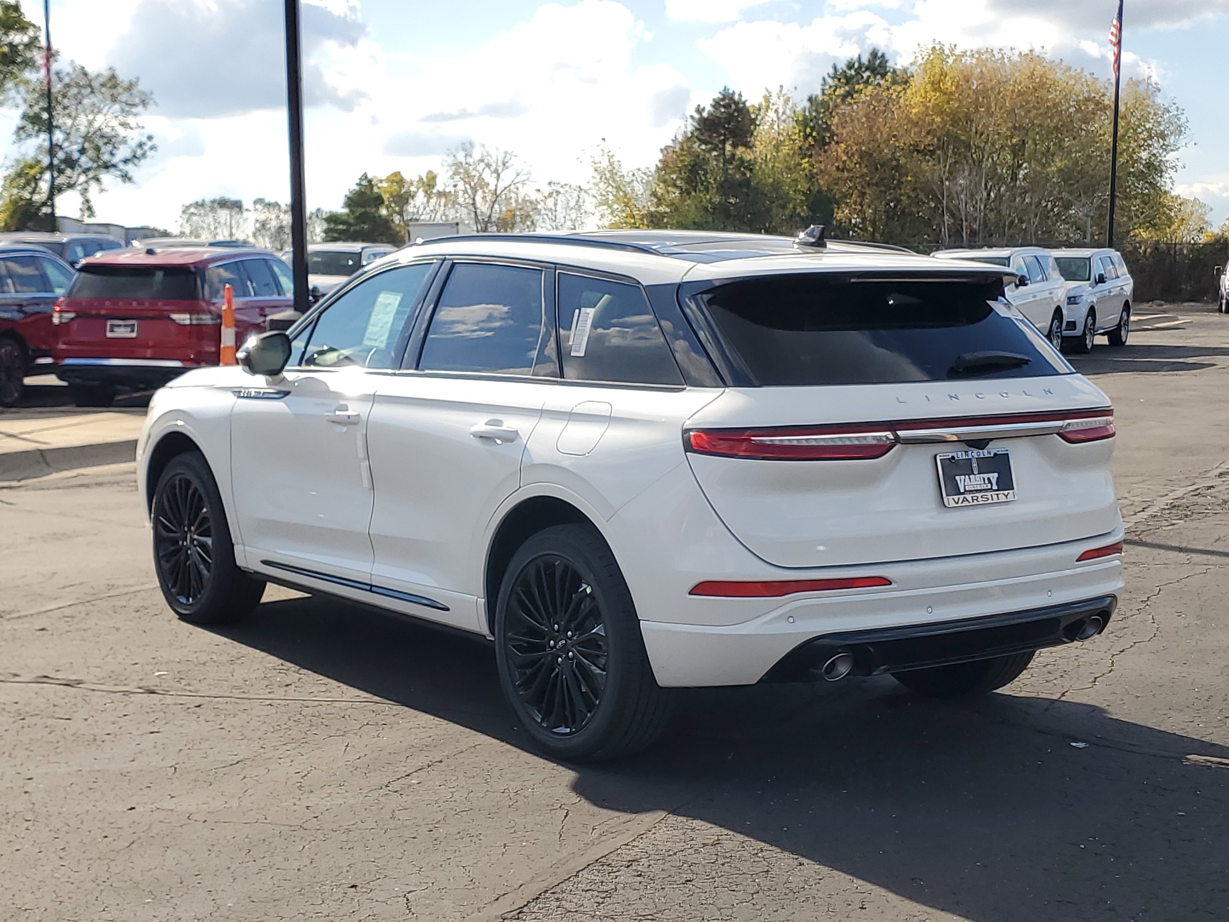 New 2026 Lincoln Corsair Reserve w/ Jet Appearance Package image 3