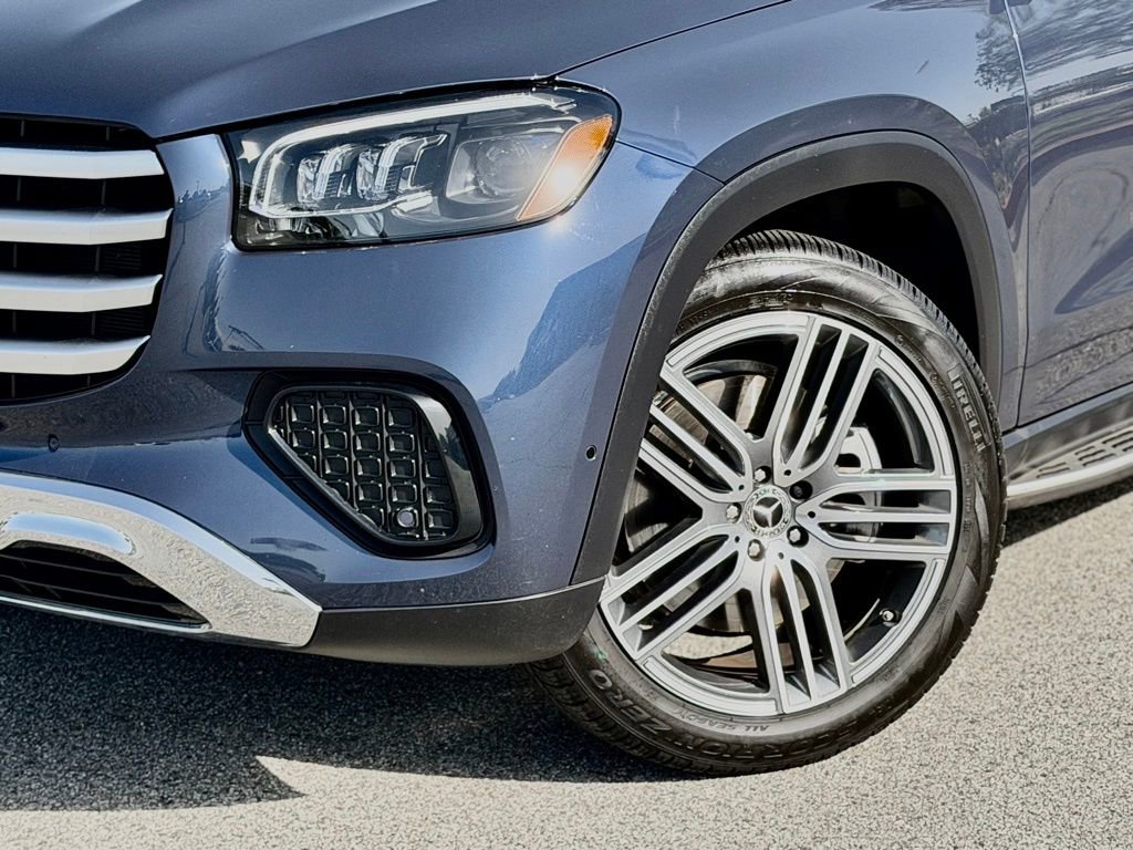 Used 2026 Mercedes-Benz GLS 450 4MATIC image 4