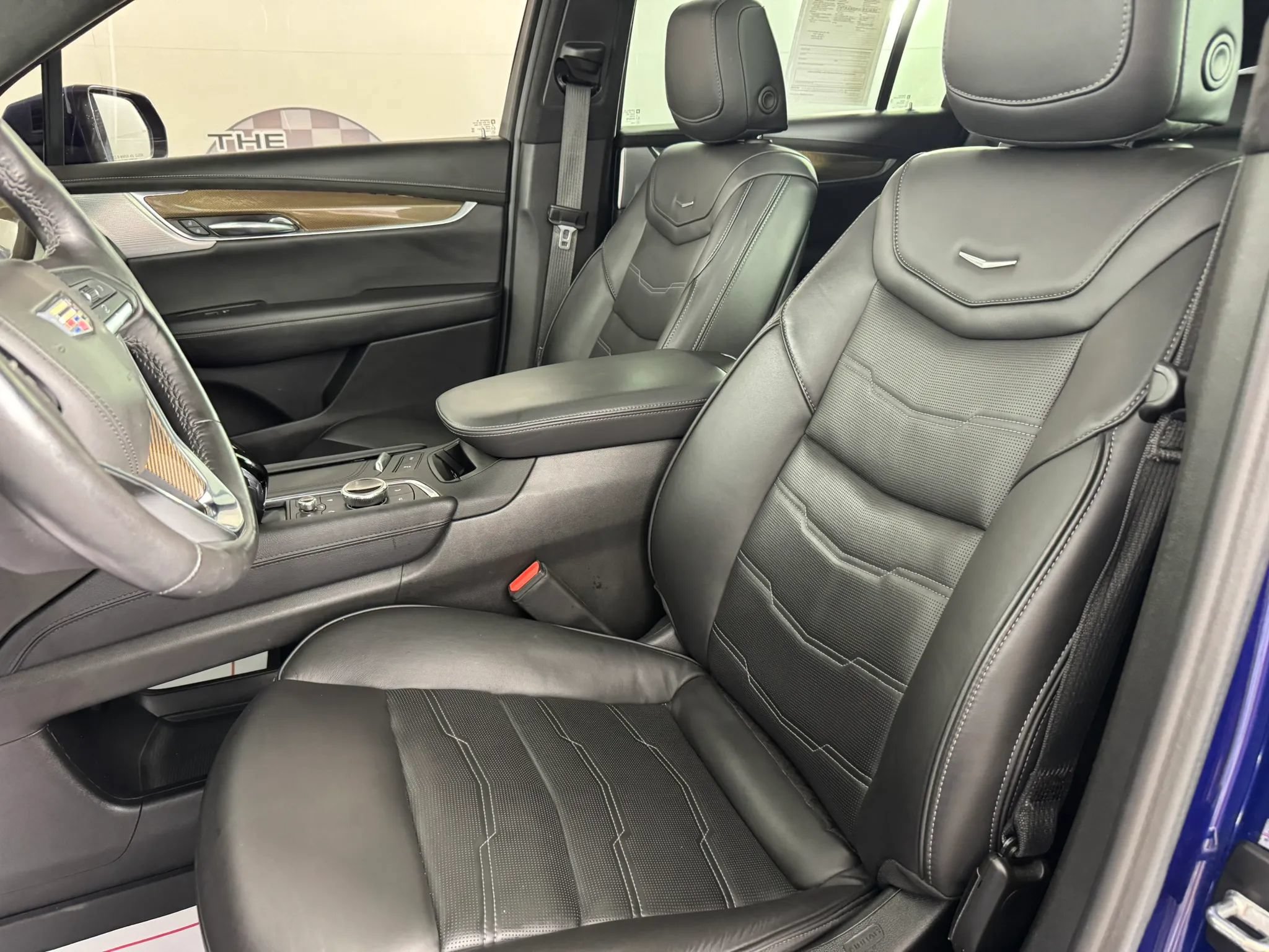 Used 2023 Cadillac XT6 Sport w/ Platinum Package AWD/4WD image 32