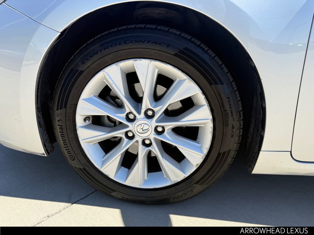Used 2015 Lexus ES 300h w/ Navigation System Package image 10
