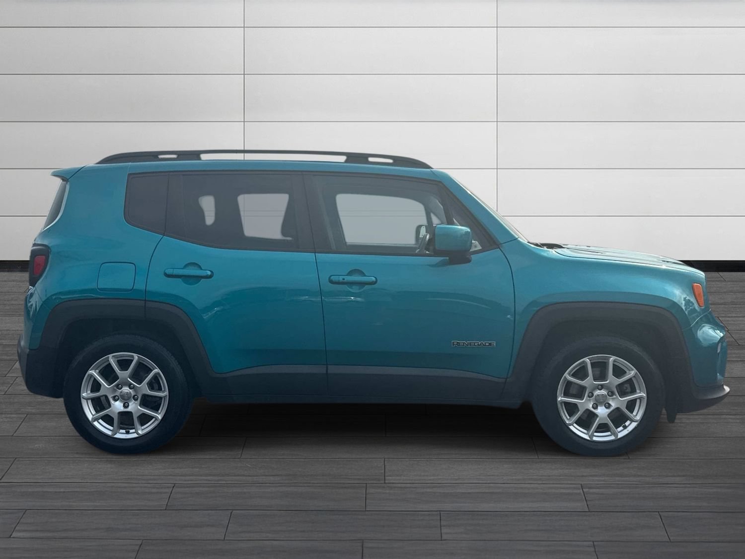 Used 2019 Jeep Renegade Latitude FWD image 3