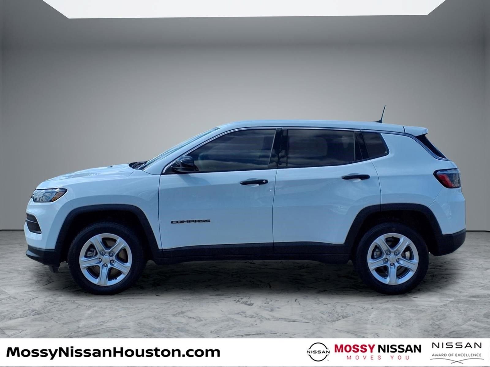 Used 2024 Jeep Compass Sport AWD/4WD image 5