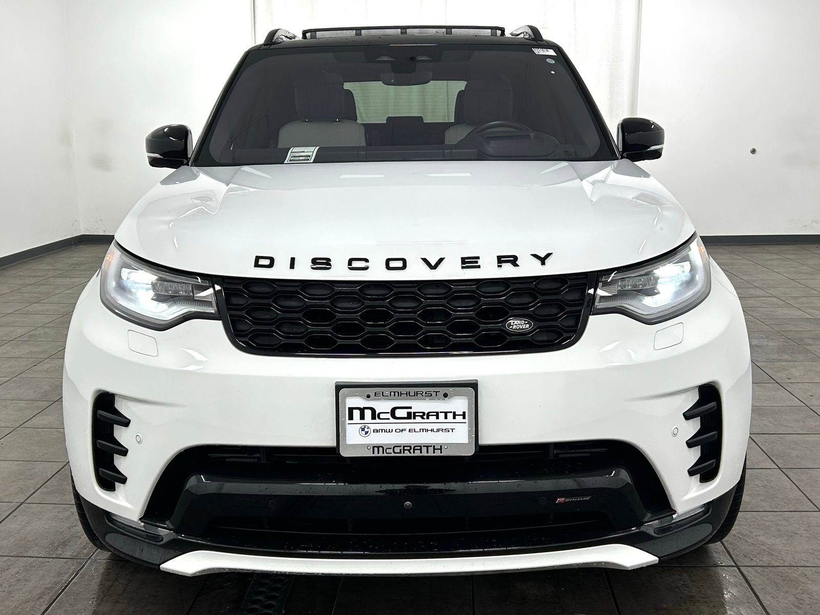Used 2023 Land Rover Discovery HSE R-Dynamic image 7