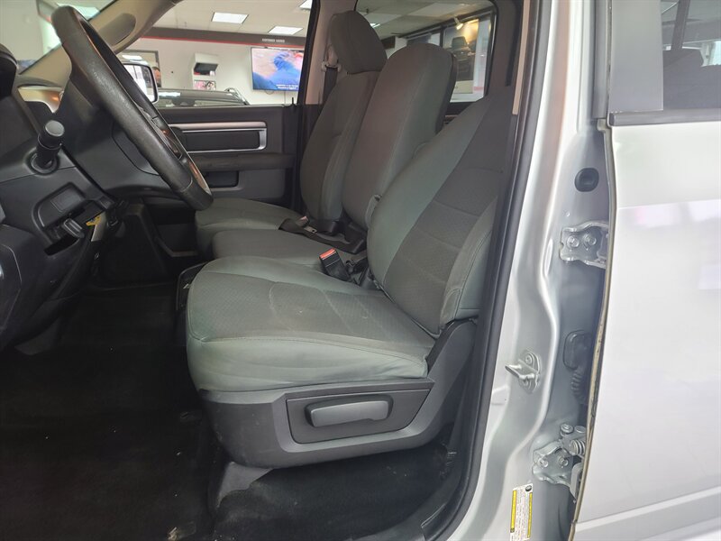 Used 2016 RAM 1500 Classic SLT w/ SLT Plus D←cor Group AWD/4WD image 10