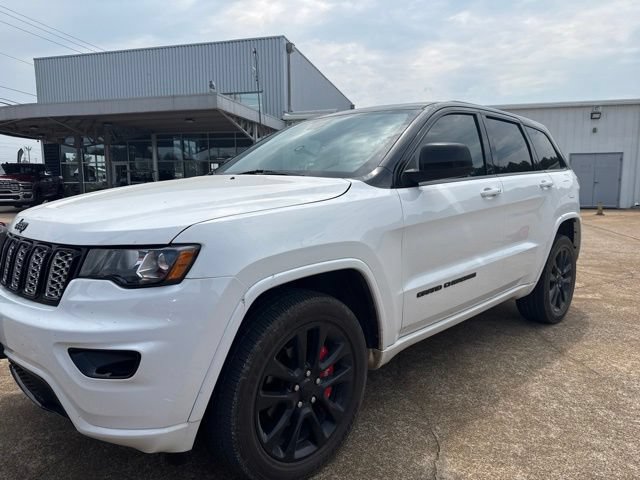 Used 2019 Jeep Grand Cherokee Altitude AWD/4WD image 1
