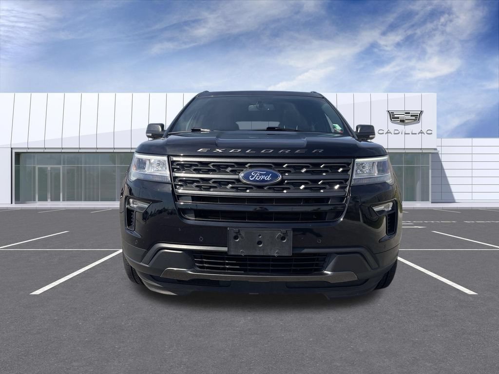 Used 2019 Ford Explorer XLT w/ Equipment Group 202A AWD/4WD image 3