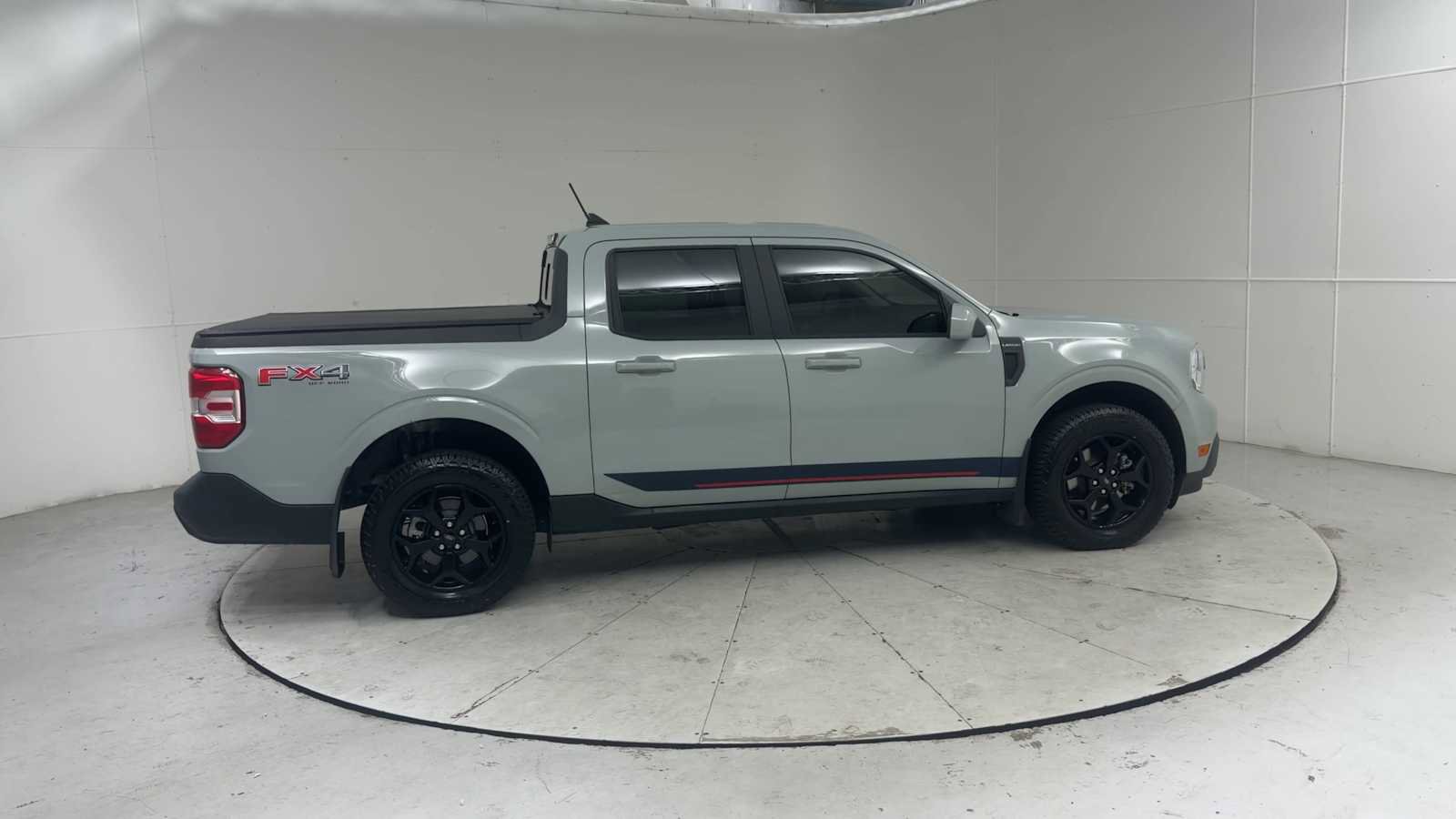 Used 2022 Ford Maverick Lariat w/ Equipment Group 500A Standard AWD/4WD image 9