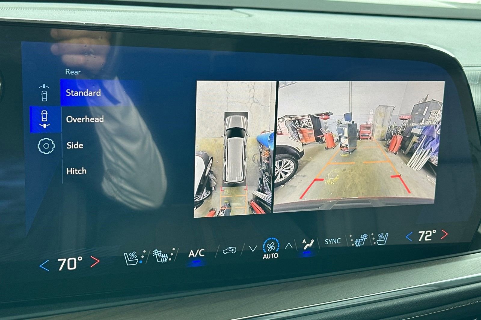 New 2025 Chevrolet Suburban High Country image 24