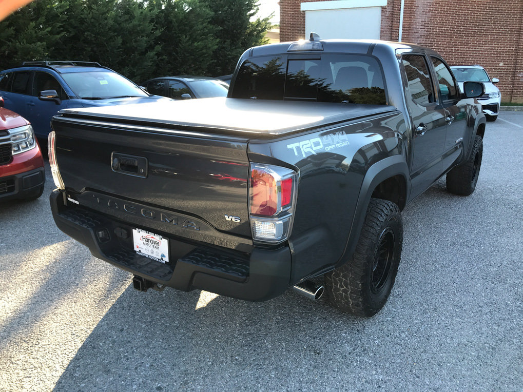 Used 2020 Toyota Tacoma TRD Off-Road AWD/4WD image 10