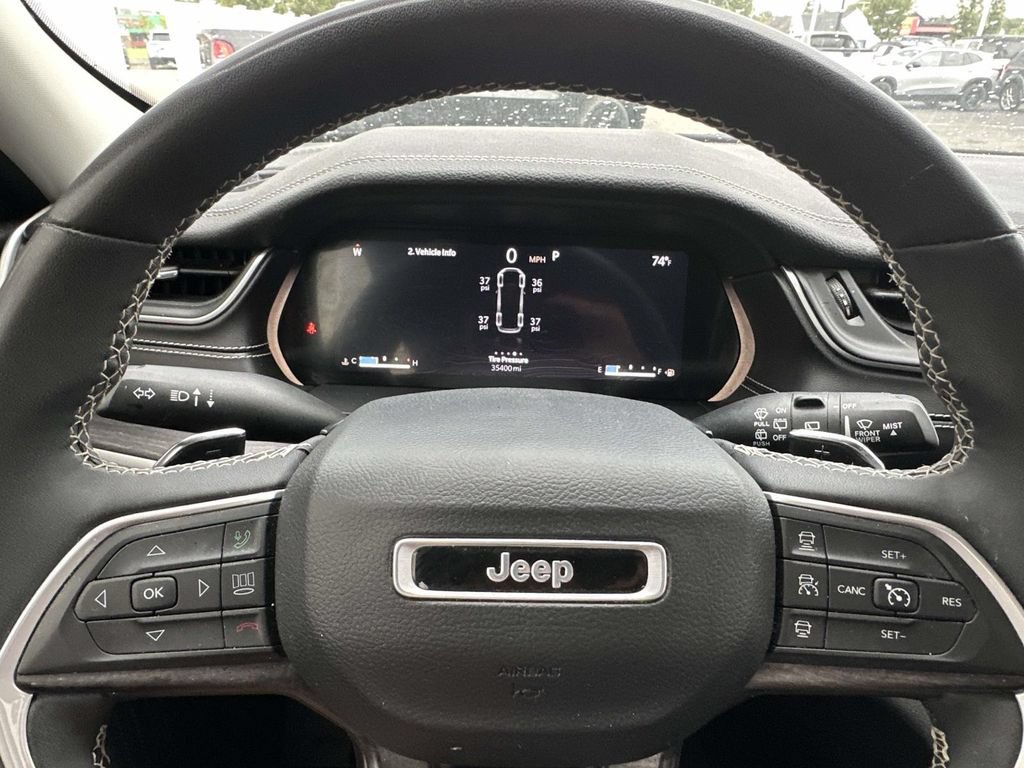 Used 2023 Jeep Grand Cherokee L Limited AWD/4WD image 20